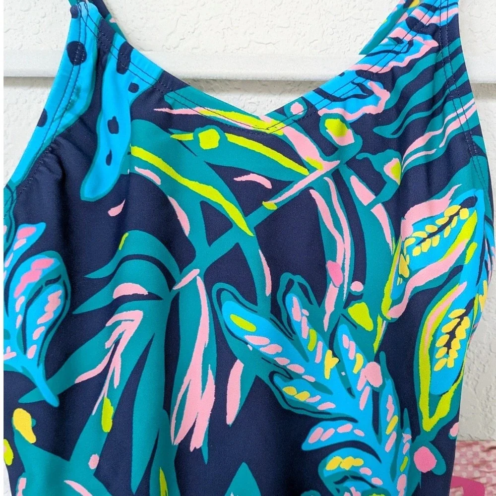 Kanu Surf Tammy One Piece‎ Swimsuit Girls 12 Navy Tropical Leaf